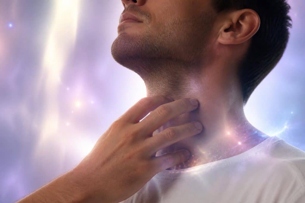 découvrez la signification spirituelle du cou qui gratte, son message caché et son interprétation intérieure pour mieux comprendre ce phénomène.