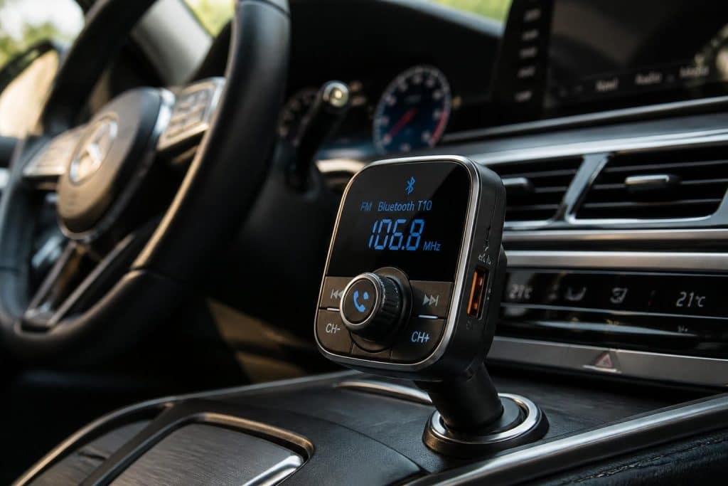 découvrez notre guide complet des meilleurs transmetteurs fm bluetooth pour voiture, alliant qualité sonore et fonctionnalités indispensables pour une expérience audio optimale en déplacement.